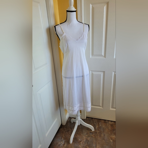 VINTAGE WHITE. LONG SLIP, SIZE 34 - Picture 1 of 13